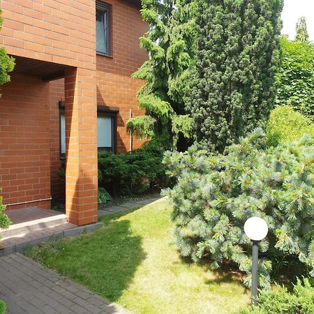 Ochota Forest Guest House วอร์ซอ ภายนอก รูปภาพ