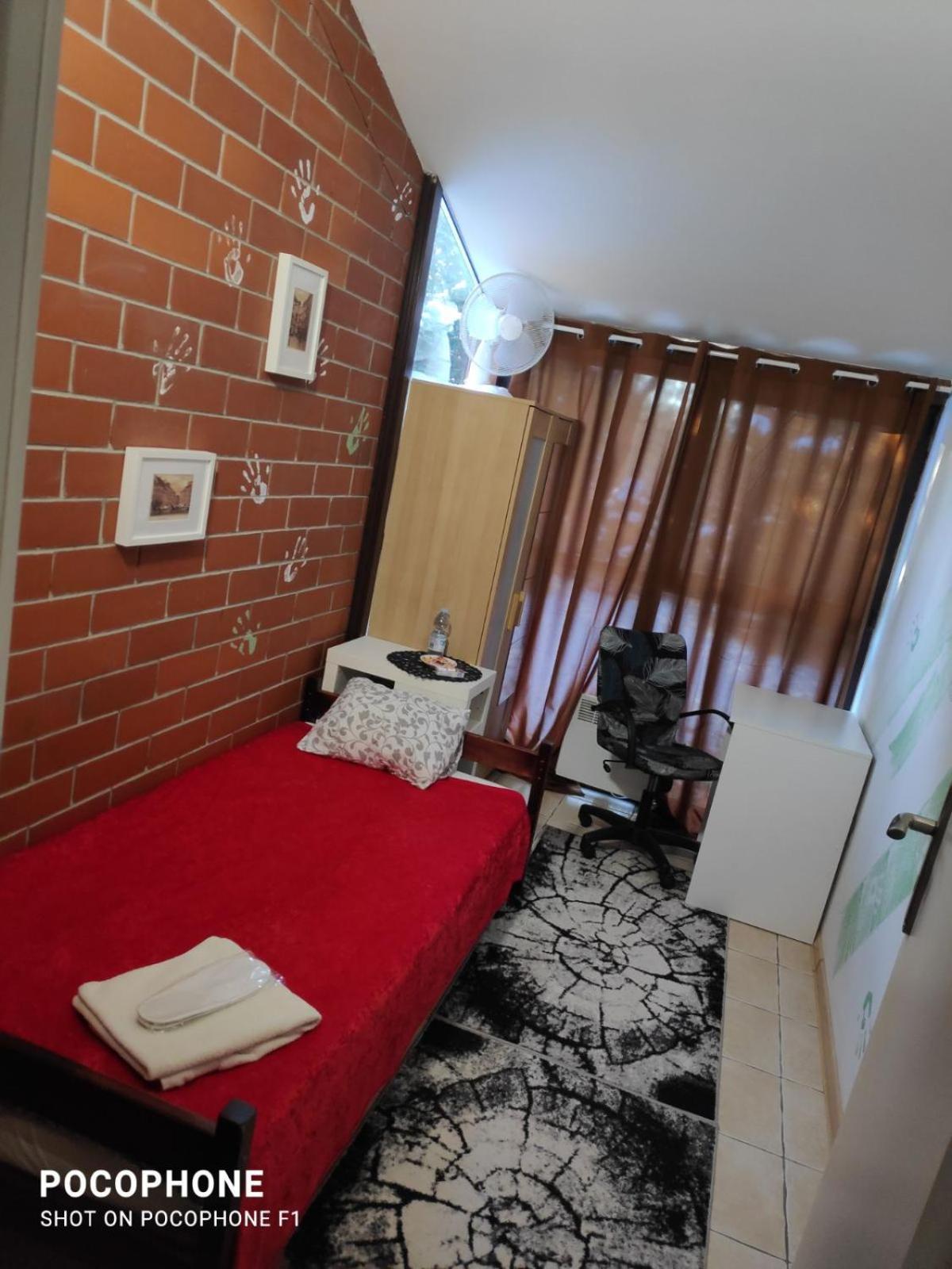 Ochota Forest Guest House วอร์ซอ ภายนอก รูปภาพ